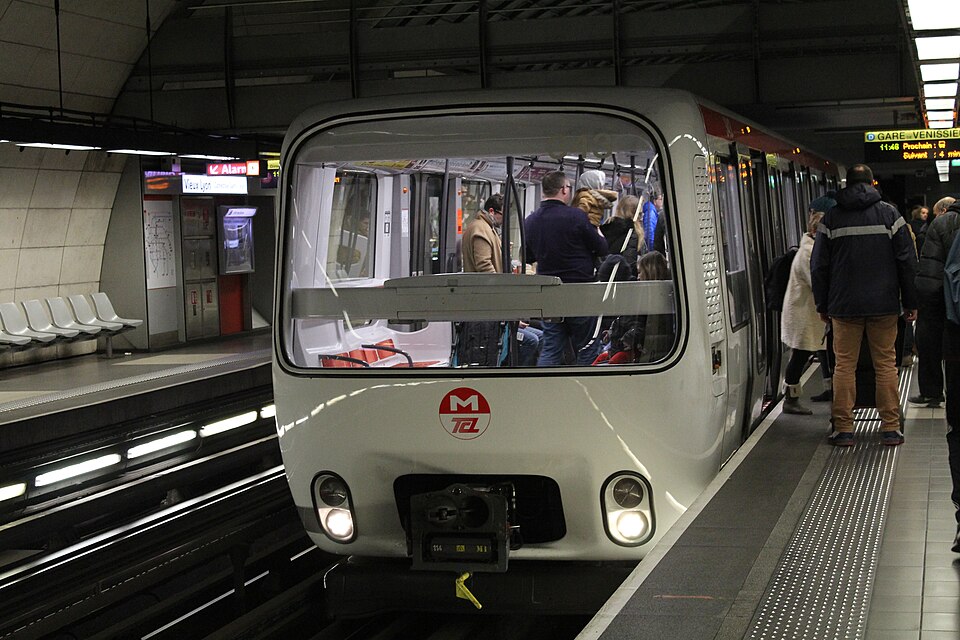 Rame_Métro_D_Station_Métro_Vieux_Lyon_Lyon_1